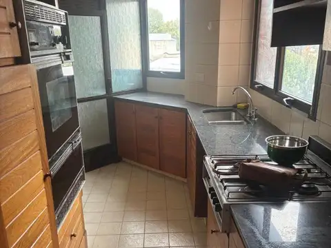 Departamento en Venta en Acassuso Vias  /  Santa Fe, USD 249.999