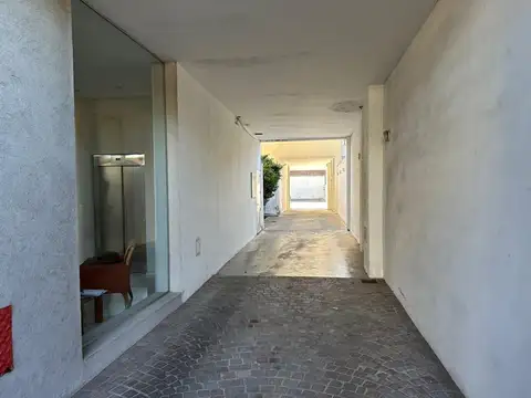 VENTA COCHERA DESCUBIERTA NRO 5 EN LANUS OESTE