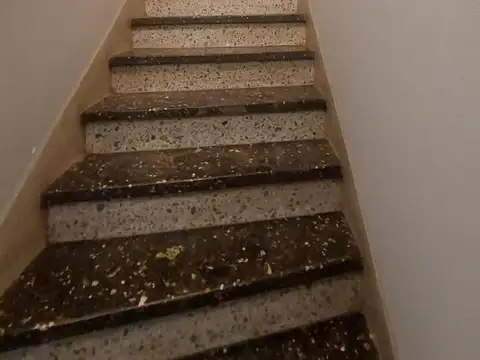 Depto Tipo Casa en Alquiler de 4 ambientes