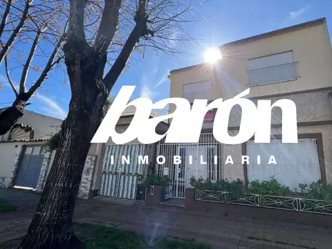 Casa - Alquiler - Argentina, Lomas de Zamora - Zeballos 386