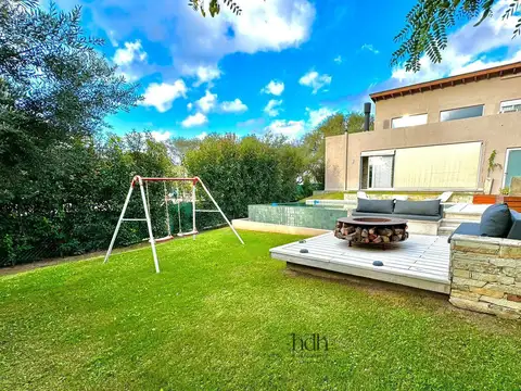 Casa en Venta en La Falda del Carmen, USD 290.000