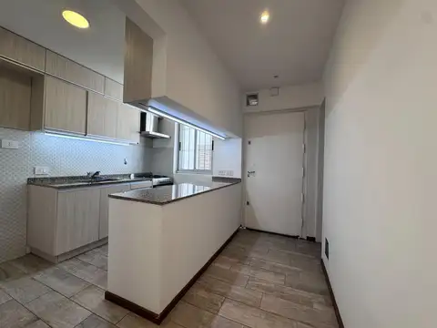 Gavilan 1600, Piso PB