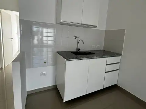 Venta departamento de 3 ambientes con patio tipo ph en planta baja. Anticipo y cuotas