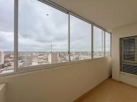 Departamento 8 ambientes con 3 baños