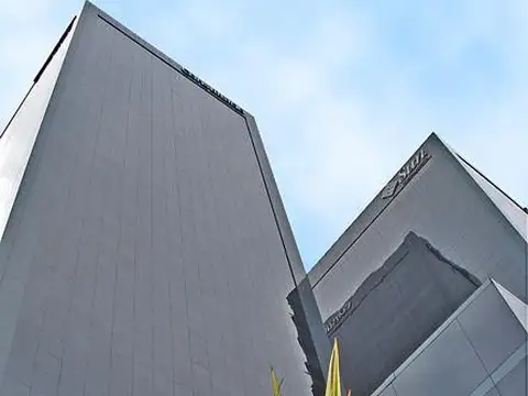 Oficina en Alquiler con 8 cocheras