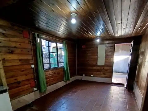 Casa 4 ambientes con 1 baño