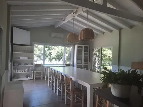 Casa 7 ambientes con 4 baños