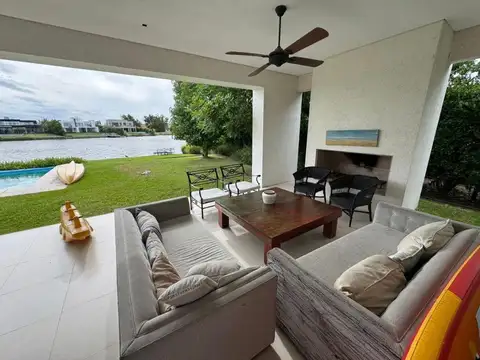 Casa en Alquiler de 3 dormitorios