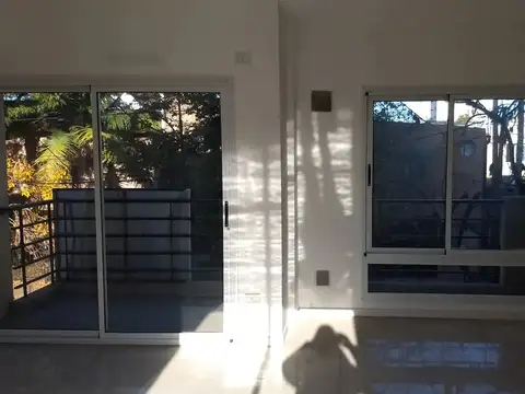 Departamento en Alquiler en Martín Coronado, $ 650.000
