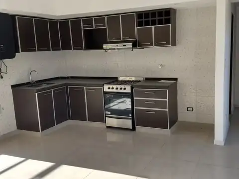 Departamento de 2 ambientes con cochera en alquiler - Martin Coronado