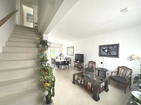 Depto Tipo Casa en Venta de 3 ambientes
