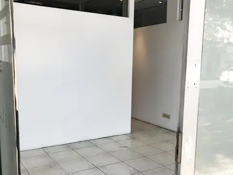 Oficina con local o depósito - Dos plantas en chacarita 374m2 totales con 3 baños venta