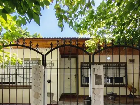 Casa en venta de 2 dormitorios c/ cochera en Quinta de Atalaya