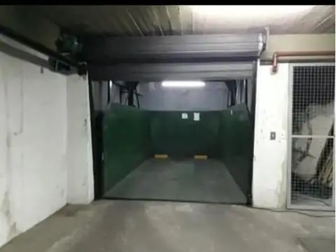 Venta De Cochera Cubierta En Caseros Centro