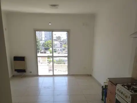 Dueño Directo alquila en centro de Moron