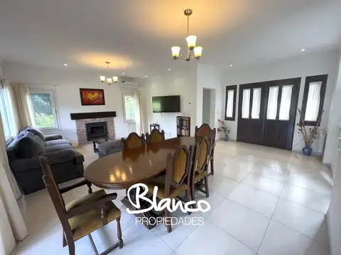 Casa 4 ambientes con 4 baños