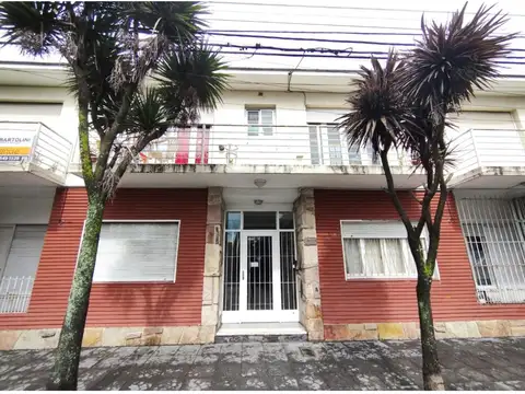 Depto 3 Amb- French 3460 Con Dos Patios A 1 Cuadra Del Mar L