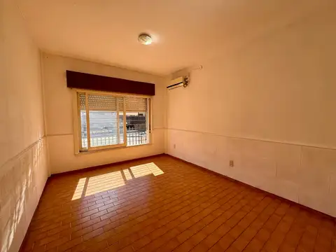 Casa en Alquiler con 1 cochera