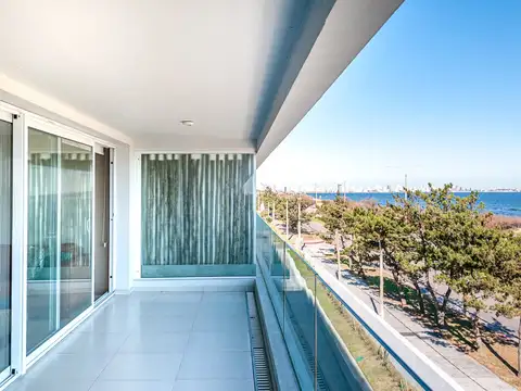 Departamento en Alquiler Temporal en Playa Mansa, USD 4.600