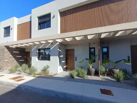 Venta casa dúplex, 3 dormitorios, Carrasco Norte
