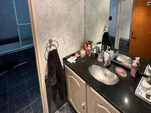 Casa 10 ambientes con 3 baños