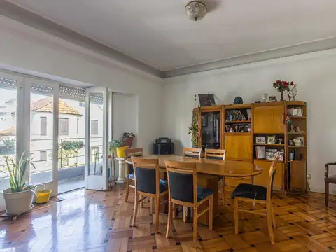 Depto Tipo Casa 4 ambientes con 2 baños