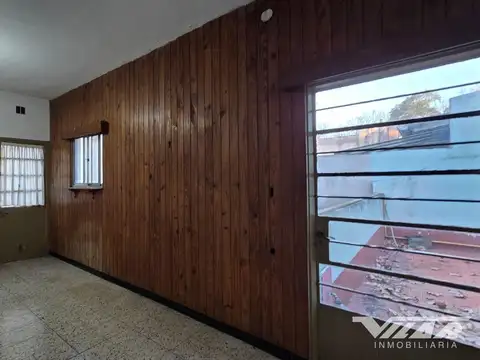 En venta, Vivienda 3 amb con patio y terraza con Galpón de 130m2   - Villa martelli