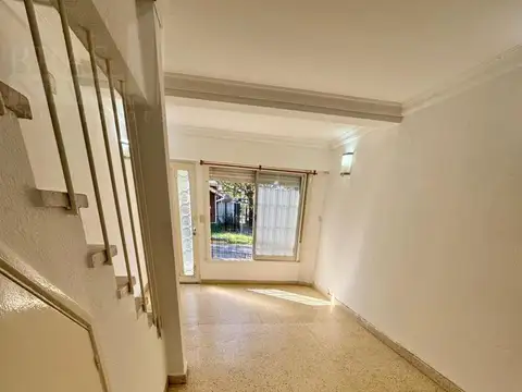 Depto Tipo Casa en Alquiler de 3 ambientes