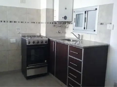 Departamento en Alquiler en La Plata, $ 400.000
