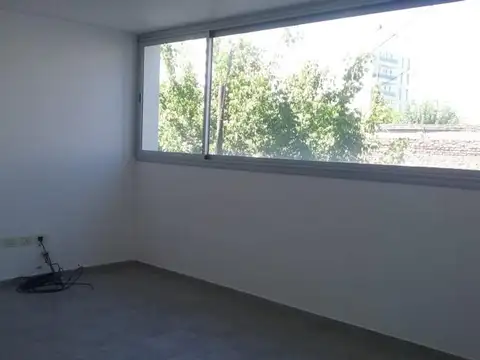 Calle 10 1345 , Piso 1