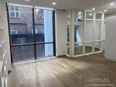 Oficina en Venta con 1 cochera