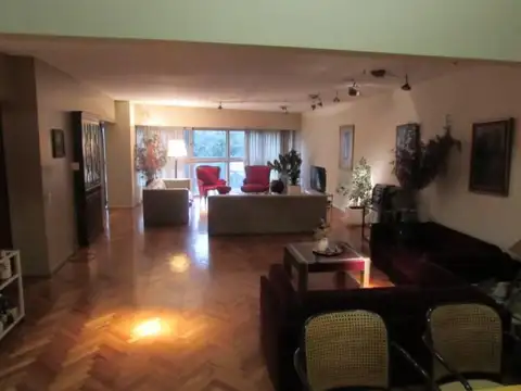 DEPARTAMENTO EN VENTA DE 4 AMBIENTES CON DEPENDENCIA Y COCHERA EN BELGRANO DE CATEGORIA OPORTUNIDAD