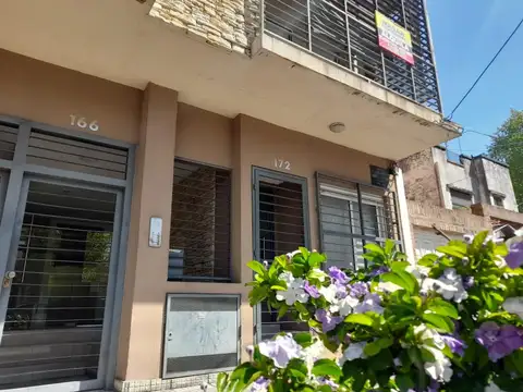 Departamento de 2 Ambientes Remedios de Escalada