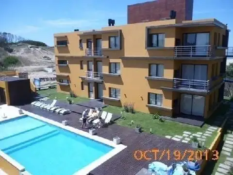 Paseo 151 , Piso 1