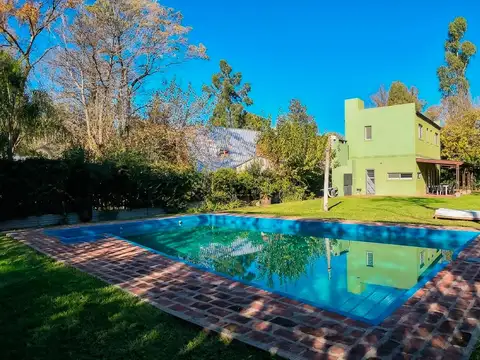 Casa Quinta en Venta en La Bota, Ingeniero Maschwitz | Lote 1.200 m², Piscina y Gran Parque