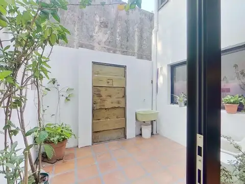 Depto Tipo Casa en Venta en Chacarita, USD 200.000