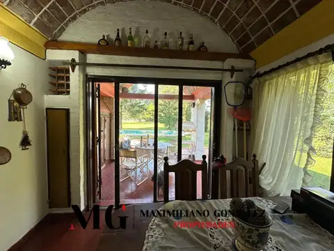 Casa 4 ambientes con 2 baños