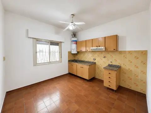 Departamento de 3 ambientes con galeria y balcon