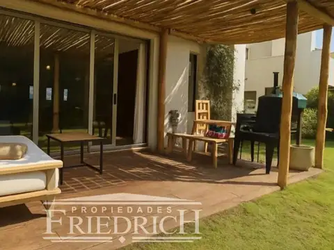 Casa 5 ambientes con 3 baños
