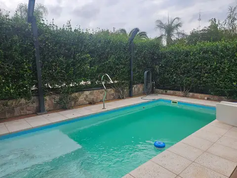 Casa 5 ambientes con 3 baños