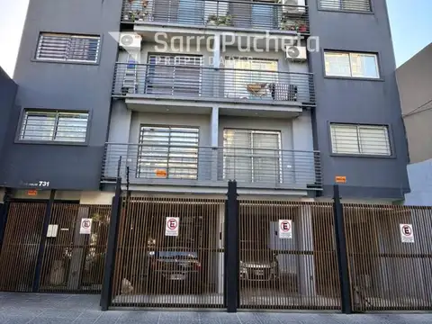 Venta departamento 2 ambientes con cochera en Moron sur