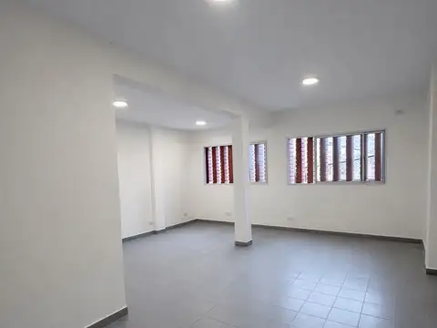 Oficina en Alquiler en Corrientes, $ 300.000