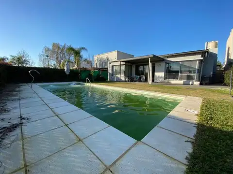 MODERNA PROPIEDAD DE 2 DORMITORIOS Y PISCINA EN CANTEGRIL