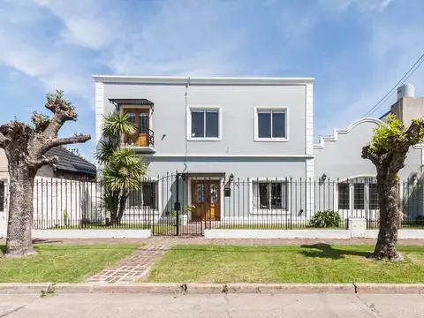 casa, burzaco, centro, estacion, pileta, parque, fondo, quincho, cochera