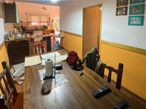 Casa 3 ambientes con 2 baños