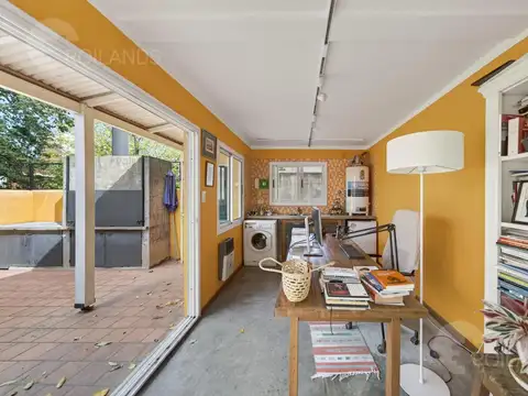 Casa 6 ambientes con 2 baños