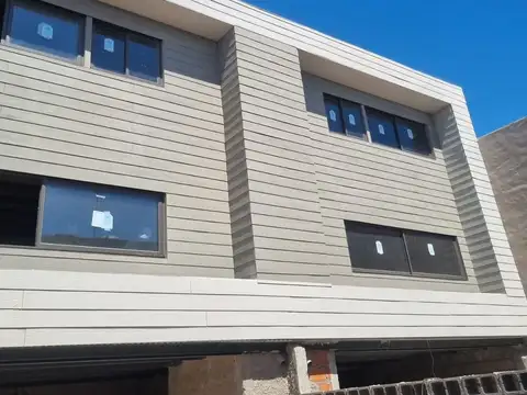 Depto Tipo Casa en Venta de 5 ambientes