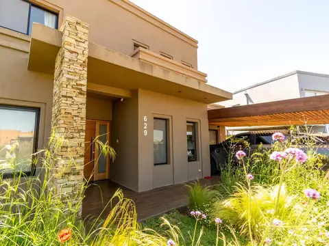 VENTA CASA 6 AMBIENTES - HARAS SANTA MARÍA