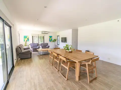 Casa 6 ambientes con 3 baños
