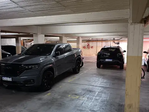 Venta Cochera Cubierta San Isidro Centro C/ Portón Automático